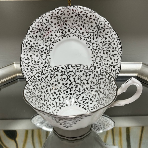 Queen Anne Other - Queen Anne Bone China England Widemouth Teacup and Saucer 8 Silver